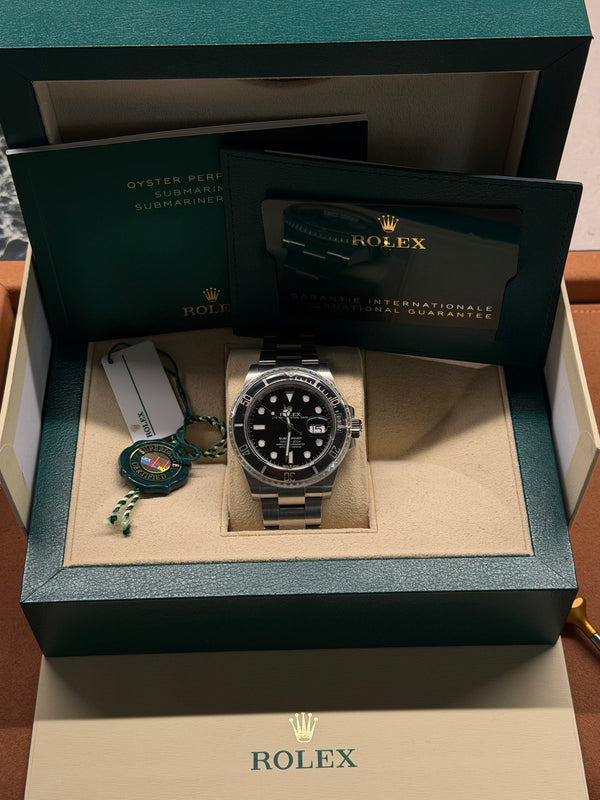 Rolex Submariner Date 126610LN - Black Ceramic - Full Set (2020)