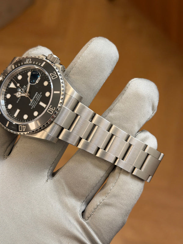 Rolex Submariner Date 126610LN - Black Ceramic - Full Set (2020)