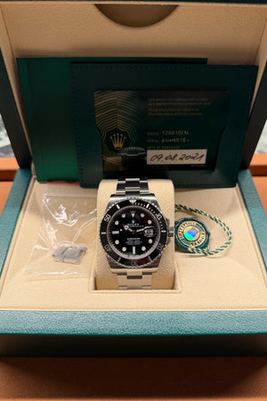 Rolex Submariner Date 126610LN - Ceramic Bezel - Full Set (2021)