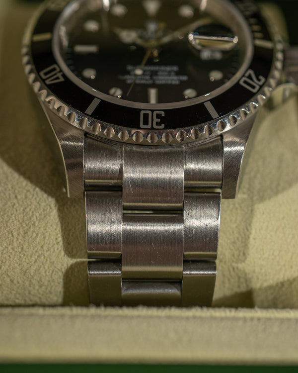 Rolex Submariner Date 16610 – Box & Papers (2010)