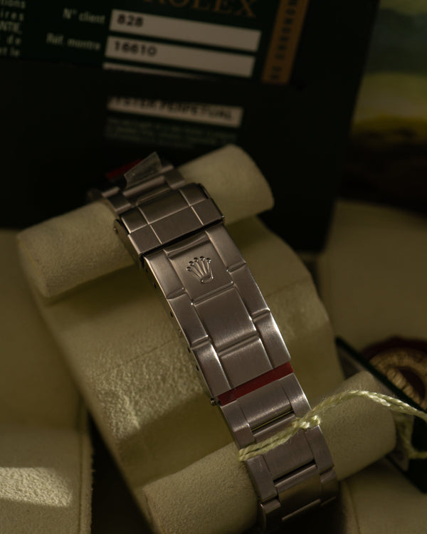 Rolex Submariner Date 16610 - New Old Stock - Full Set (V-Serial)