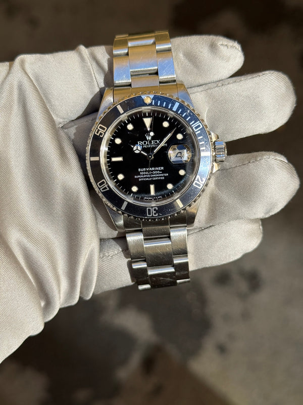 Rolex Watch Submariner Date 16610 - Tritium Dial - Box and Service Papers (1992)