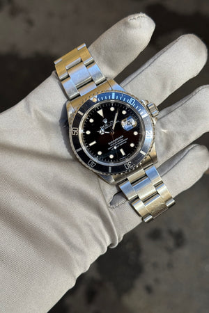Rolex Watch Submariner Date 16610 - Tritium Dial - Box and Service Papers (1992)