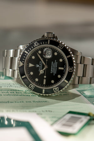 Rolex Submariner Date 16610 - With papers (2001)