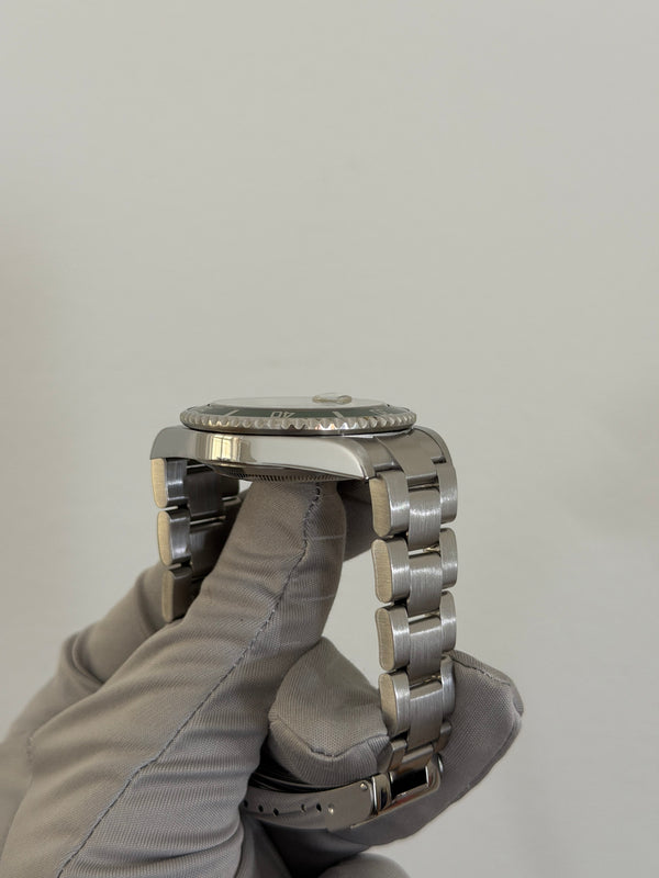 Rolex Watch Submariner Date 16610LV - Kermit - LC410 - Full Set (2005)