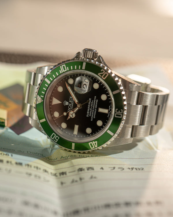 Rolex Submariner Date 16610LV “Kermit” –  With papers & Unworn (2005)