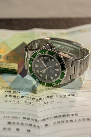 Rolex Submariner Date 16610LV “Kermit” –  With papers & Unworn (2005)