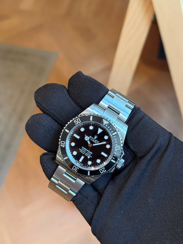 Rolex Watch Submariner No-Date 124060 - Black Dial - Full Set