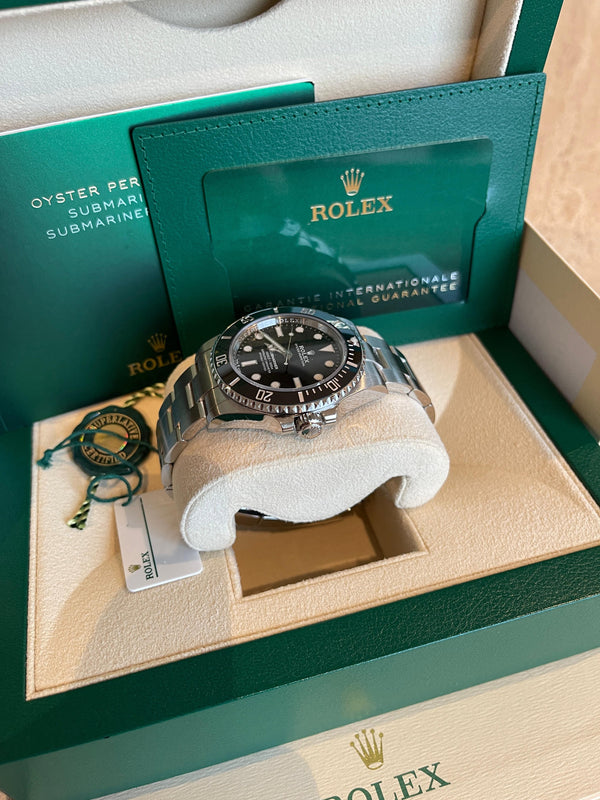 Rolex Submariner "No Date" 124060 - Full Set (2022)