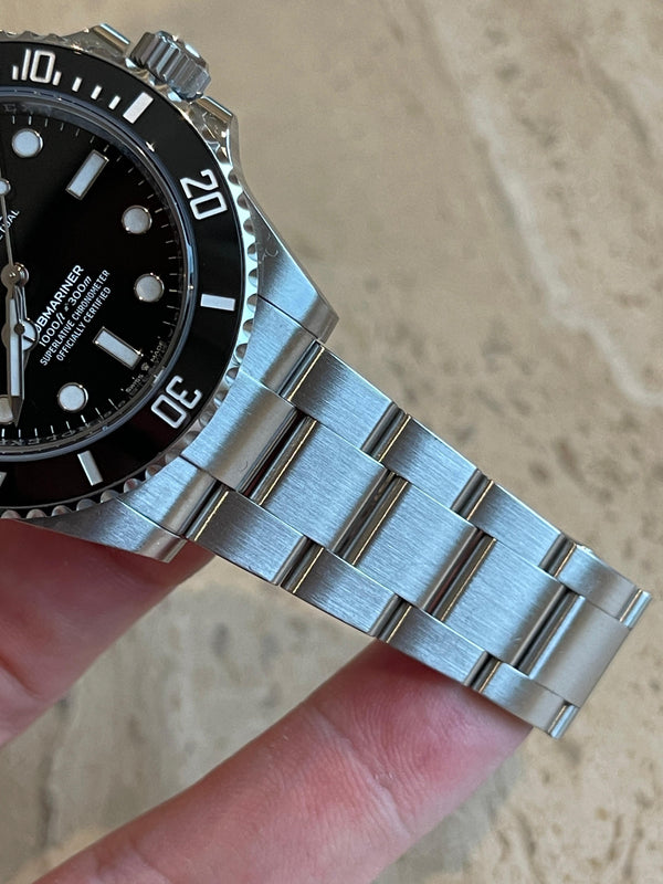 Rolex Submariner "No Date" 124060 - Full Set (2022)