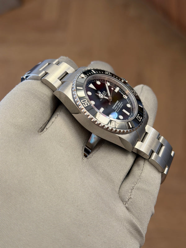 Rolex Submariner No Date 124060 - Unworn - Full Set (2026)