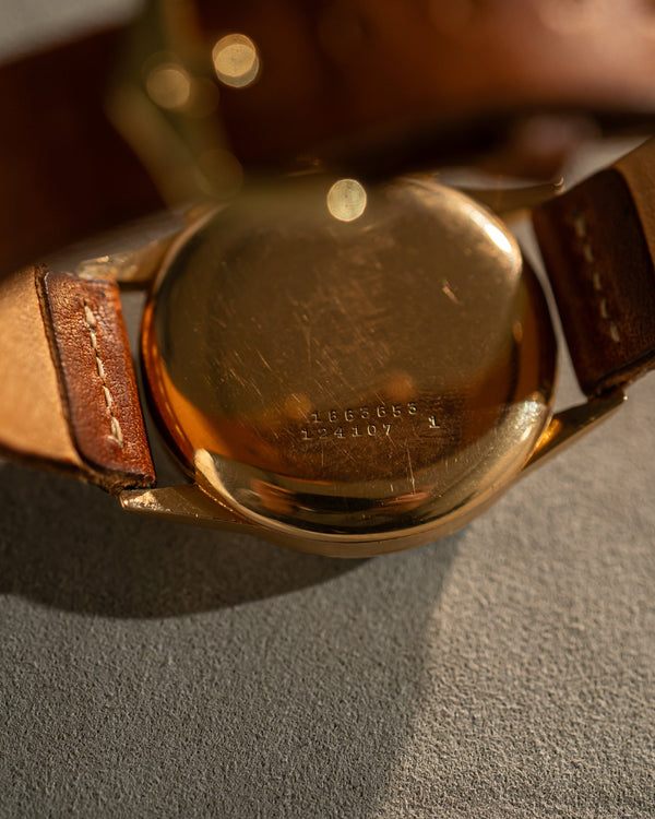 Universal Geneve Compax 124107 - 18k Rose Gold