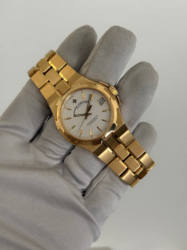 Vacheron Constantin Watch Overseas 42050/423J-8480 - 18k Yellow Gold - Silver Guilloché Dial - Bucherer CPO 2021